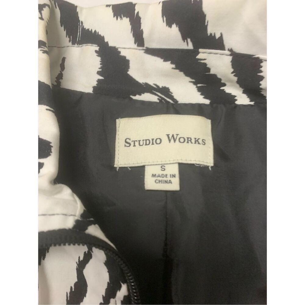 Zebra Patterned Jacket - image 4